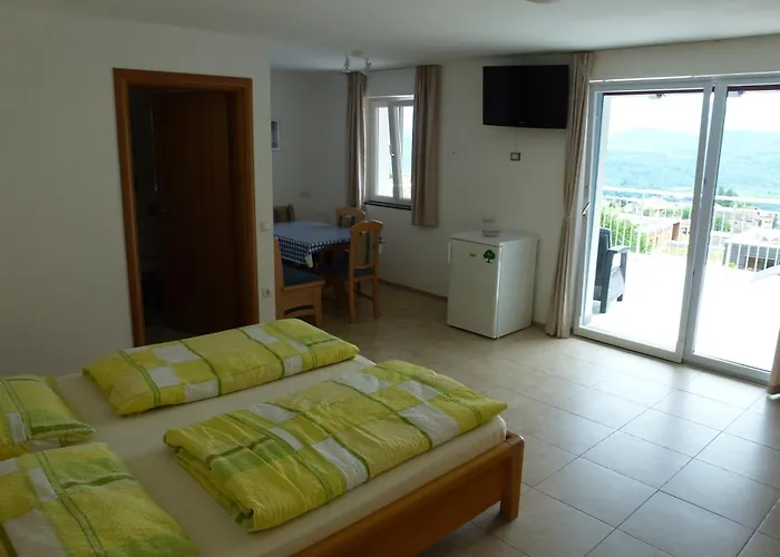 Villa Zum Schwarzen Kus Caldaro